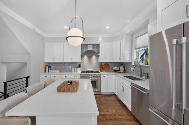 19 Fenwick St 1, Somerville, MA 02145