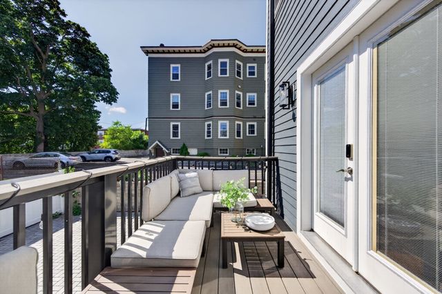 19 Fenwick St 1, Somerville, MA 02145
