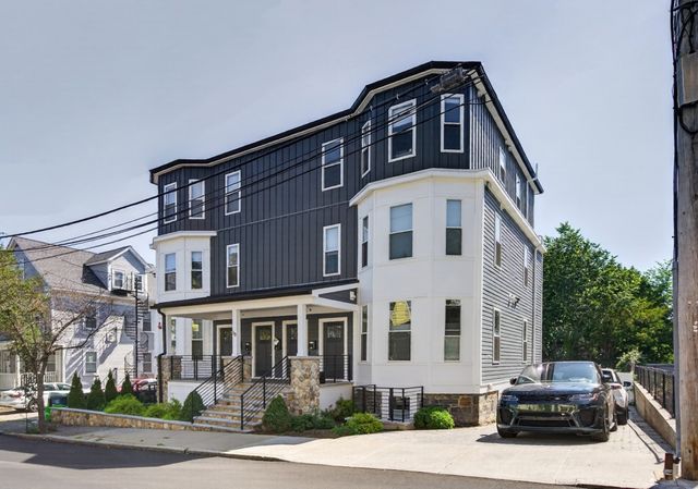 19 Fenwick St 1, Somerville, MA 02145