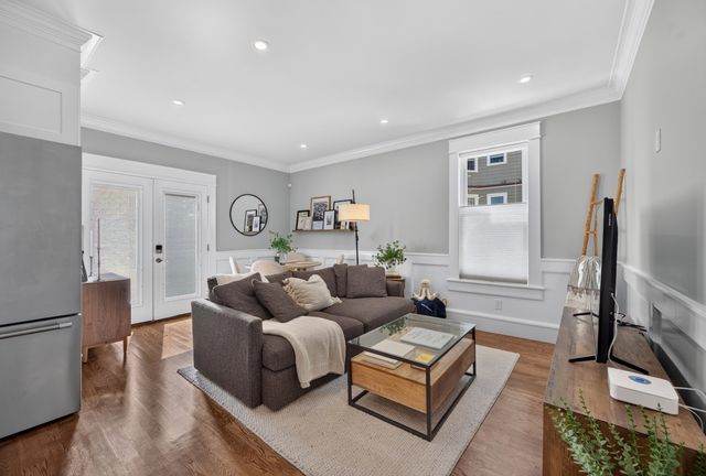 19 Fenwick St 1, Somerville, MA 02145