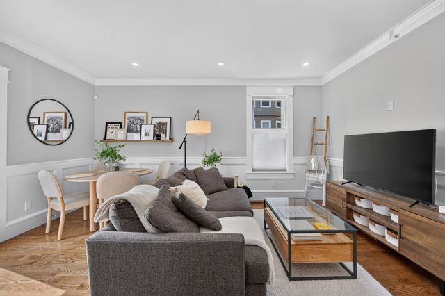 19 Fenwick St 1, Somerville, MA 02145