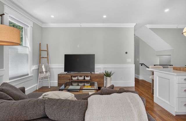 19 Fenwick St 1, Somerville, MA 02145