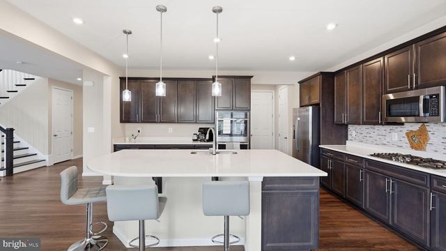 502 PEPPERIDGE DR, Stafford, VA 22554