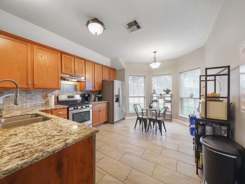 4006 Raspberry Court, Dickinson, TX 77539