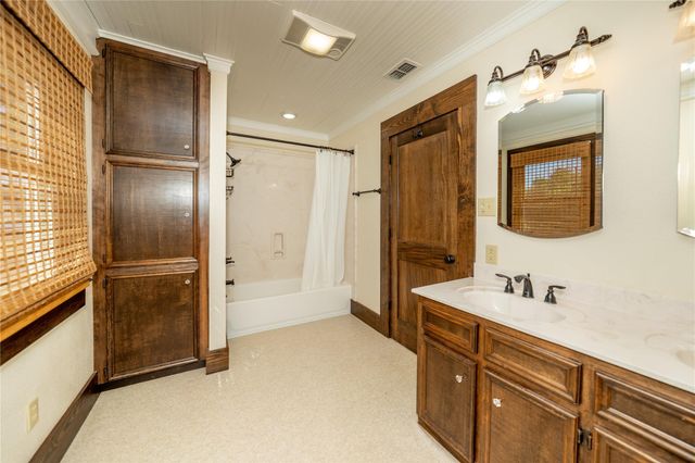 236 S Main Street, Grapeland, TX 75844