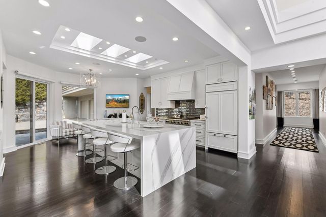 6504 Stauder Circle, Edina, MN 55436
