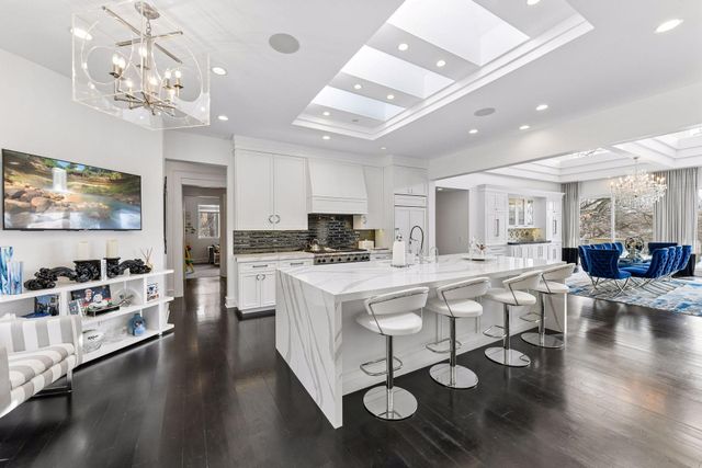 6504 Stauder Circle, Edina, MN 55436