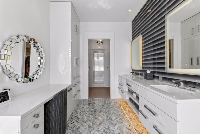 6504 Stauder Circle, Edina, MN 55436