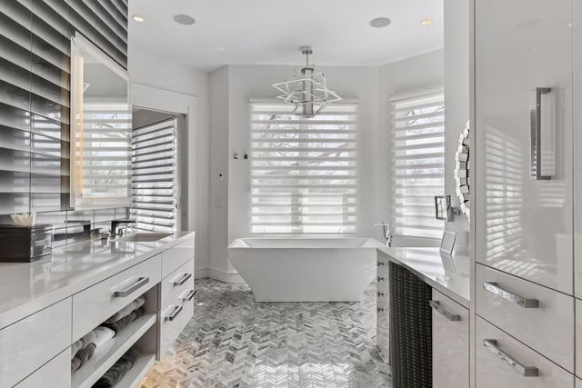 6504 Stauder Circle, Edina, MN 55436
