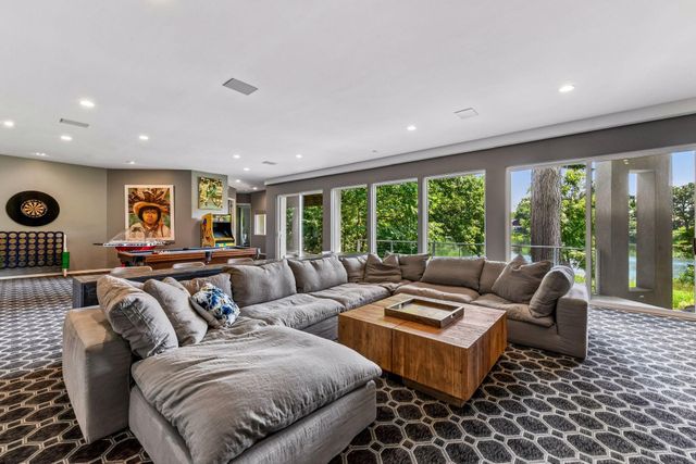 6504 Stauder Circle, Edina, MN 55436