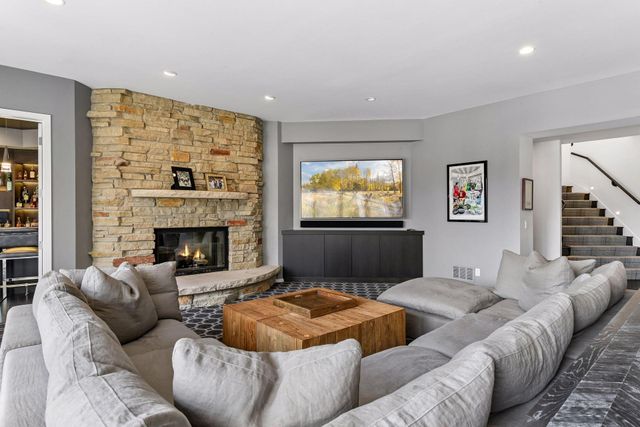 6504 Stauder Circle, Edina, MN 55436
