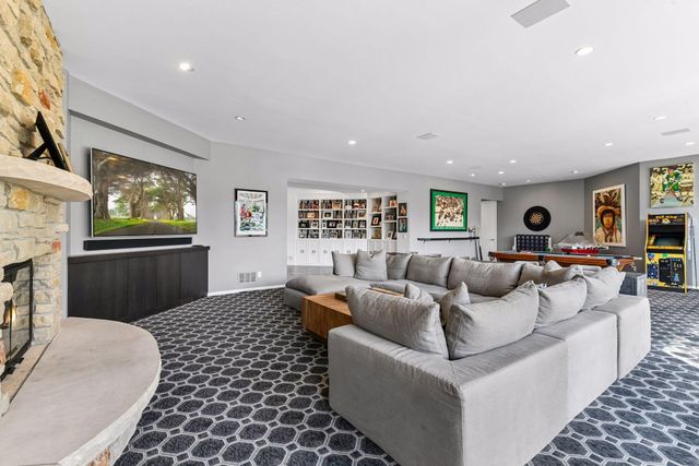 6504 Stauder Circle, Edina, MN 55436