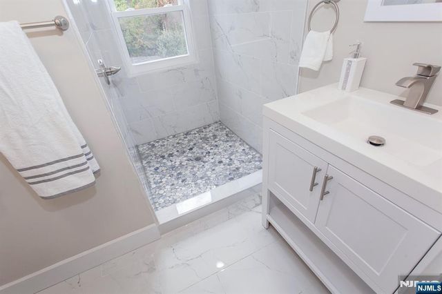 2389 3rd Street, Fort Lee, NJ 07024