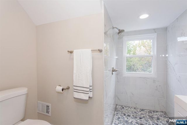 2389 3rd Street, Fort Lee, NJ 07024