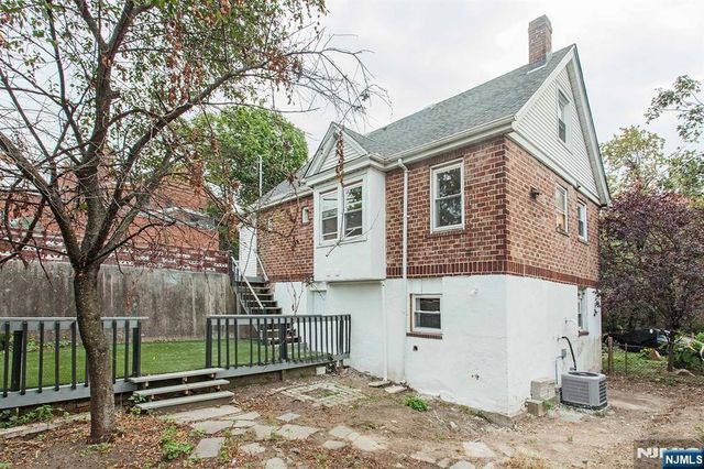 2389 3rd Street, Fort Lee, NJ 07024