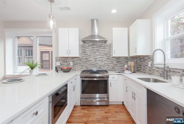 2389 3rd Street, Fort Lee, NJ 07024