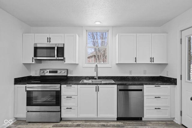 5452 E Hadley Road, Mooresville, IN 46158