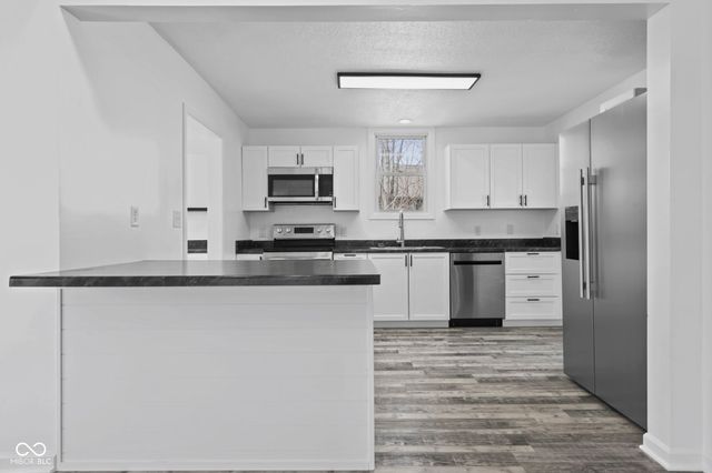 5452 E Hadley Road, Mooresville, IN 46158