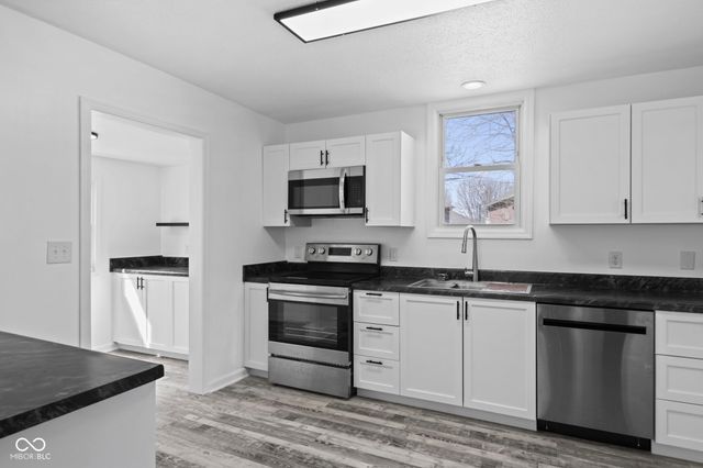 5452 E Hadley Road, Mooresville, IN 46158