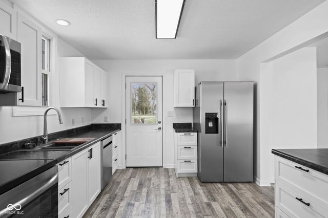 5452 E Hadley Road, Mooresville, IN 46158