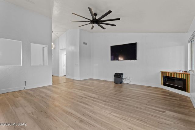 7023 W Cherry Tree Place, Tucson, AZ 85757