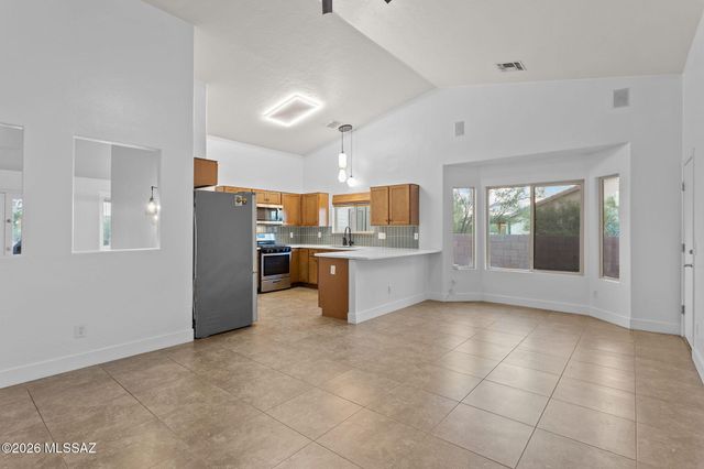 7023 W Cherry Tree Place, Tucson, AZ 85757