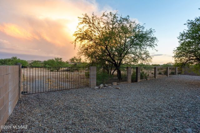 7023 W Cherry Tree Place, Tucson, AZ 85757