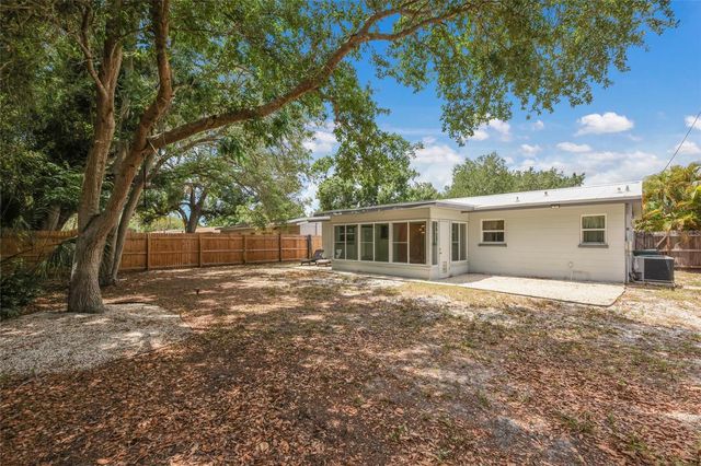 2654 GRAND CAYMAN STREET, Sarasota, FL 34231