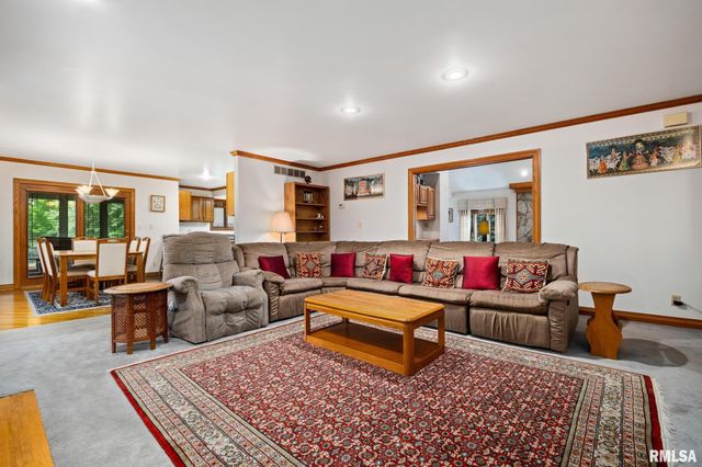 11201 N OAK TRAIL Drive, Peoria, IL 61615