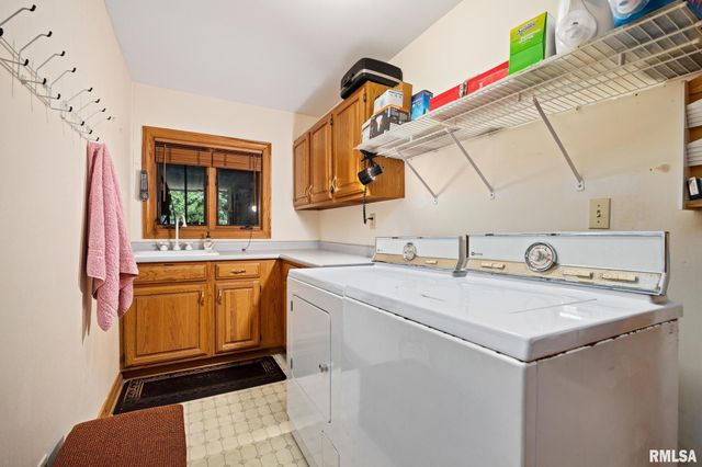 11201 N OAK TRAIL Drive, Peoria, IL 61615