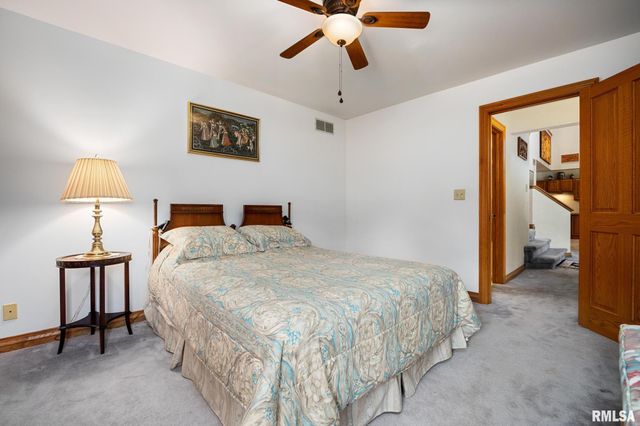 11201 N OAK TRAIL Drive, Peoria, IL 61615