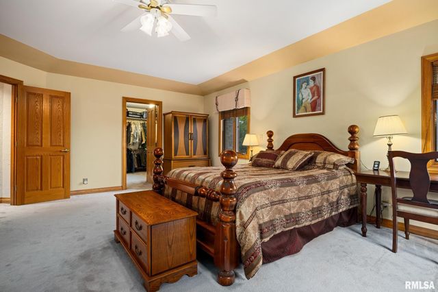 11201 N OAK TRAIL Drive, Peoria, IL 61615