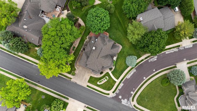 11201 N OAK TRAIL Drive, Peoria, IL 61615