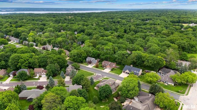 11201 N OAK TRAIL Drive, Peoria, IL 61615