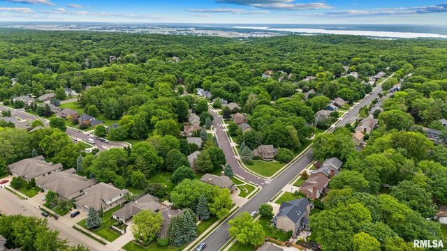 11201 N OAK TRAIL Drive, Peoria, IL 61615