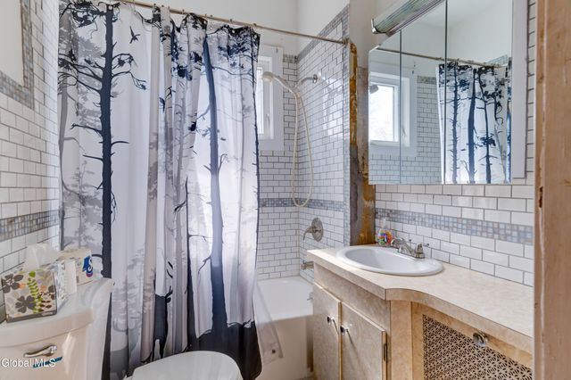 88 Maple Avenue, Voorheesville, NY 12186