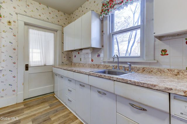 88 Maple Avenue, Voorheesville, NY 12186