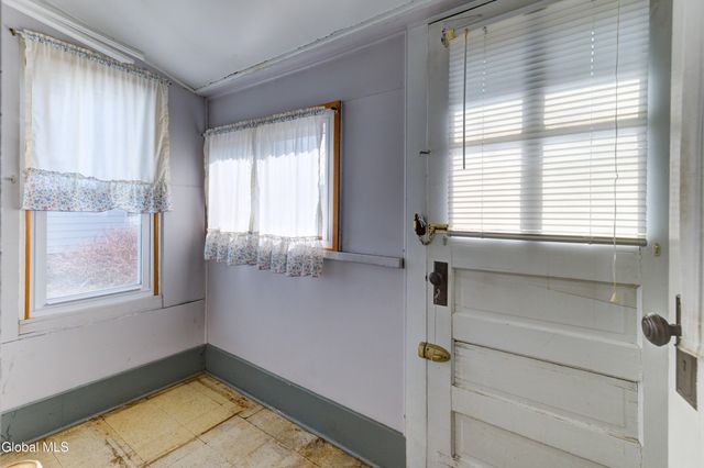 88 Maple Avenue, Voorheesville, NY 12186