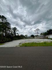 431 Ixora Avenue NW, Palm Bay, FL 32907