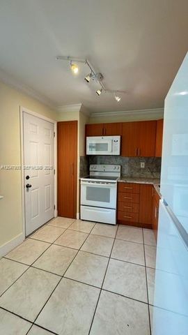 1501 NE 191st St C107, Miami, FL 33179