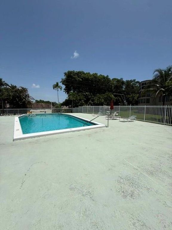 1501 NE 191st St C107, Miami, FL 33179