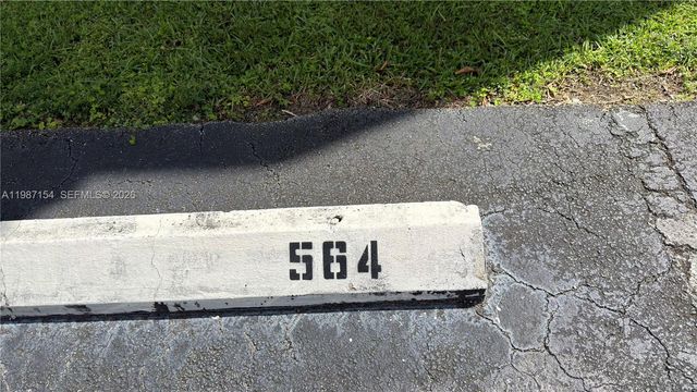 11163 NW 7th St 201-19, Miami, FL 33172