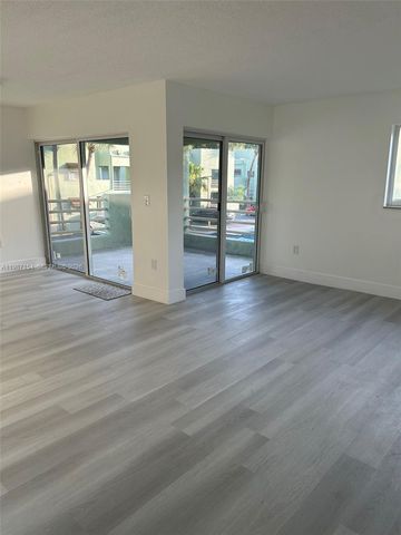 11163 NW 7th St 201-19, Miami, FL 33172