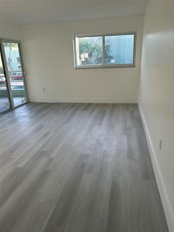 11163 NW 7th St 201-19, Miami, FL 33172