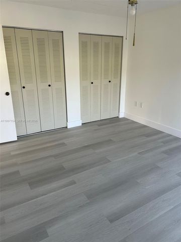 11163 NW 7th St 201-19, Miami, FL 33172