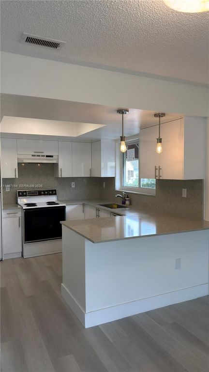 11163 NW 7th St 201-19, Miami, FL 33172