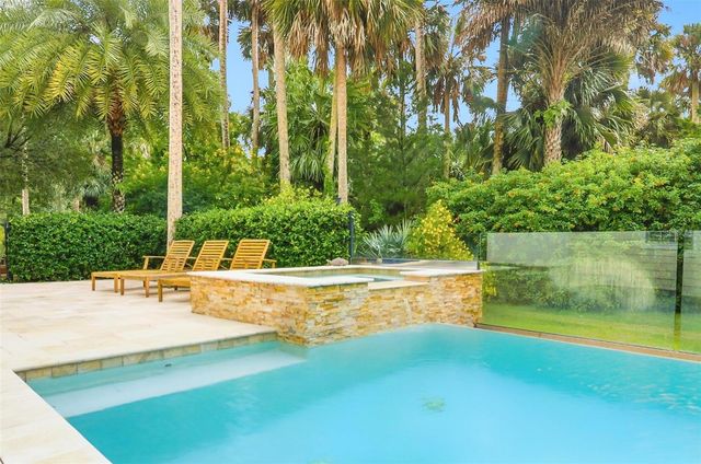 10 PAMELA PARKWAY, Palm Coast, FL 32137