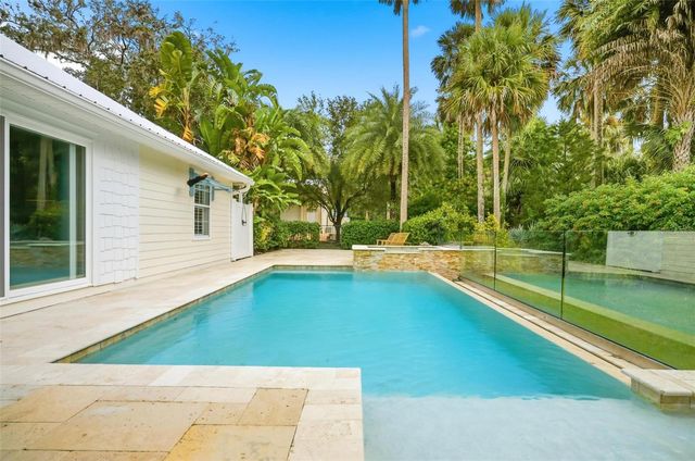 10 PAMELA PARKWAY, Palm Coast, FL 32137