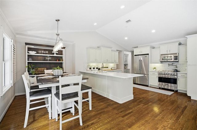 10 PAMELA PARKWAY, Palm Coast, FL 32137