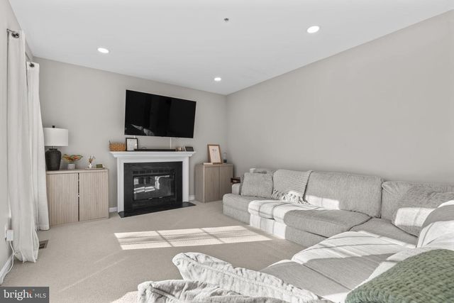 8217 QUILL POINT DR, Bowie, MD 20720